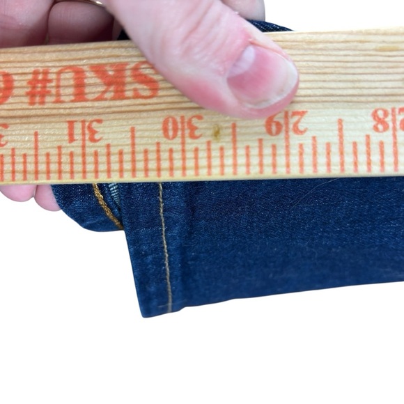 EUC GAP 1969 Women's Dark Indigo Real Straight Leg Jeans 30R - Picture 6 of 13